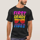 First Grade Vibes First Day Of 1st Grade Kids Back Tシャツ (正面)