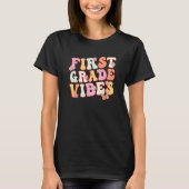 First Grade Vibes Hello Team 1st Grade Teacher Kid Tシャツ (正面)