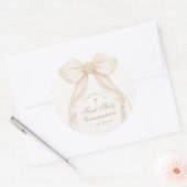 First Holly Communion Gold Cross Ivory Bow ラウンドシール (封筒)