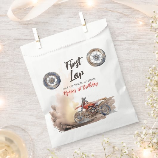 First Lap Little Racer 1st Birthday フェイバーバッグ (クリップ留めされた状態)