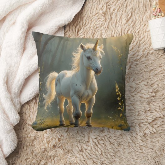 First Light Kin Unicorn Throw Pillow クッション (ブランケット)