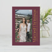 First Married Christmas Photo Newlyweds Burgundy シーズンカード (スタンド正面)