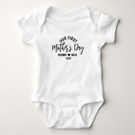 First Mother Day Shirt 2025、Our First Mothers Day ベビーボディスーツ