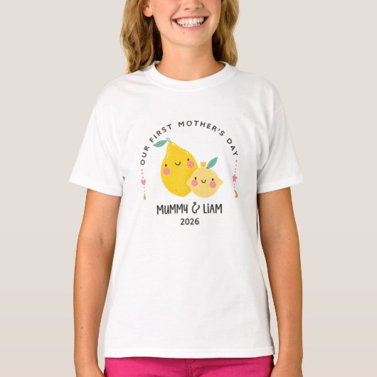 First Mother’s Day 2026 Cute Lemon Mom & Baby Tシャツ (正面)