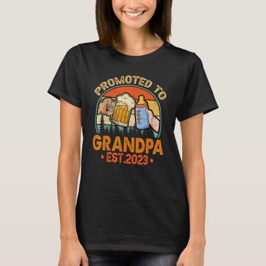 First Time Grandpa Promoted To Grandpa 2023 Father Tシャツ (正面)