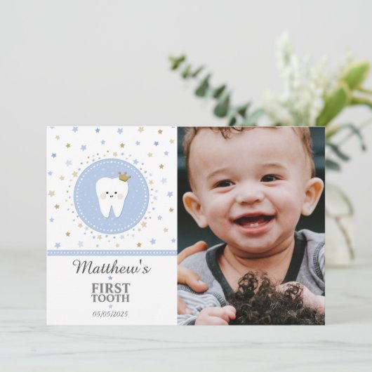 First Toothパーソナライズされた男の赤ちゃんフォトカード シーズンカード (スタンド正面)