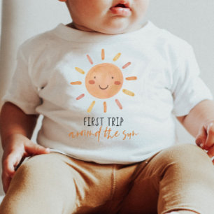 First Trip のまわりに The Sunの誕生日 ベビーTシャツ