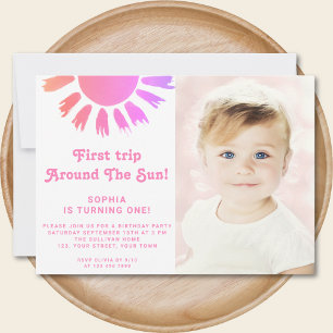 First Trip のまわりに The Sun 1st Birthdayフォトピンク 招待状