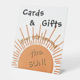 First Trip のまわりに The Sun 1st Birthday Card & Gift 台座サイン