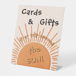 First Trip のまわりに The Sun 1st Birthday Card & Gift 台座サイン