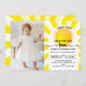 First Trip のまわりに The Sun 1st Birthday Photo 招待状 (正面/裏面)