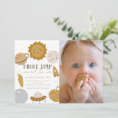 First Trip のまわりに The Sun Boho 1st Birthday Photo 招待状 (スタンド正面)