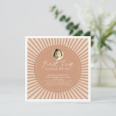 First Trip のまわりに The Sun Boho Photo 1st Birthday 招待状 (スタンド正面)