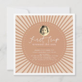 First Trip のまわりに The Sun Boho Photo 1st Birthday 招待状 (正面)
