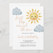 First Trip のまわりに The Sun Cute 1st Birthday 招待状 (正面/裏面)