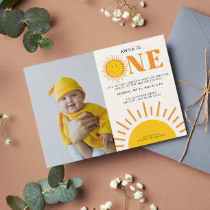 First trip のまわりに the Sun Girl 1st birthday Photo 招待状