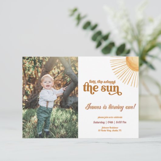 First Trip Sun のまわりに1st誕生日の写真 招待状 (スタンド正面)