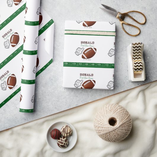 First Year Down Football Birthday  ラッピングペーパー (クラフト)