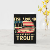 Fish Around And Find Trout Funny Fishing Fishermen カード (黄色い花)