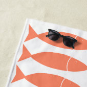 Fish Block Print Nautical - Coral Monogram ビーチタオル (インサイチュ)