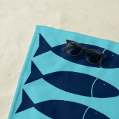 Fish Block Print Nautical Turquoise Navy Monogram ビーチタオル (インサイチュ)