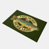 FISH MORE – 作業が少ないブラウンマスへようこそ ドアマット (アングル)