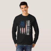 Fishing and Hunting American Flag Fisherman Hunter Tシャツ (正面フル)
