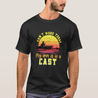 Fishing Arm In A Cast Fisherman Fish Keeper Catchi Tシャツ