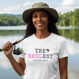 Fishing Reelest Grandma Ever Pink Fish Tシャツ