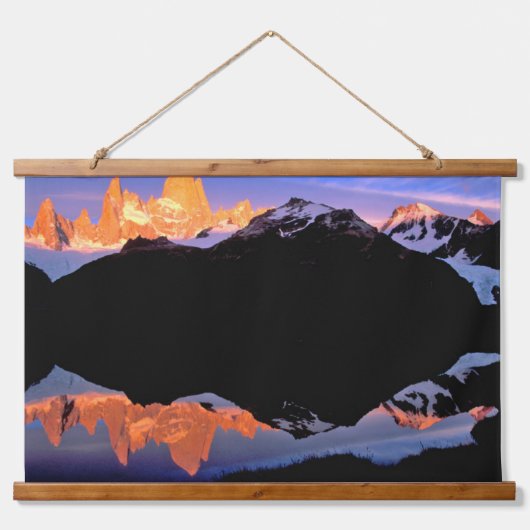 Fitz Roy Group Reflected in Glacial Lakes 吊り下げ型タペストリー (正面)