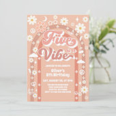 Five Is A Vibe Groovy Retro 5th Birthday 招待状 (スタンド正面)