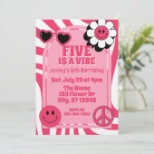 Five is a Vibe, pink retro 5th Birthday 招待状 (スタンド正面)