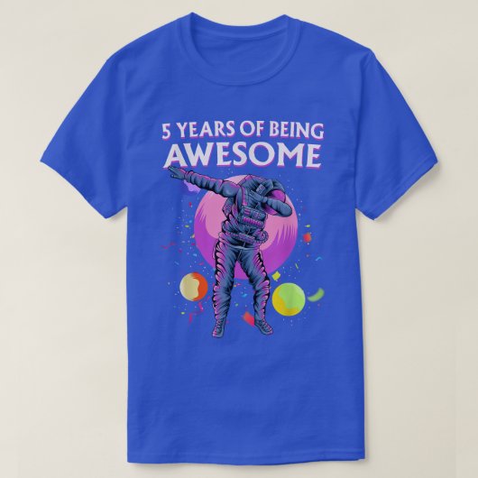 Five Year Old Birthday Astronaut Dabbing Awesome G Tシャツ (デザイン正面)