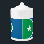 Flag of Cedar Rapids, Iowa<br><div class="desc">Teapot with a design with a design with the flag of Cedar Rapids,  Iowa. A green and blue flag with a white star</div>