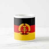 Flaggeのder DDR - GDR (東ドイツ)の旗 コーヒーマグカップ (中央)