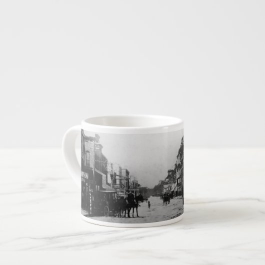 Flaglerの通りで西に見ること エスプレッソカップ (正面左)