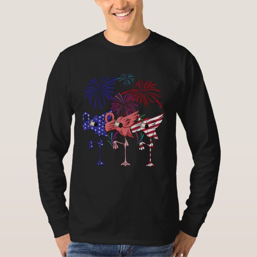 Flamingo American Flag Firework Independence Day Tシャツ (正面)
