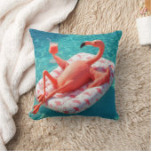 Flamingo Relaxing On a Pool Mattress クッション (ブランケット)
