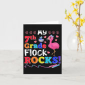 Flamingo Teacher Back To School My 7th Grade Flock カード (黄色い花)
