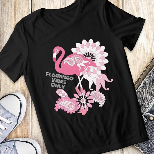 Flamingo Vibes Only - Paisley Pink Flamingo トライブレンドTシャツ