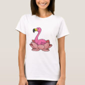 Flamingo with Lotus flower Tシャツ (正面)
