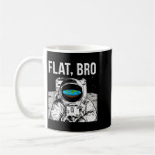 Flat Bro, Funny Flat Earth Society Astronaut In Sp コーヒーマグカップ (左)