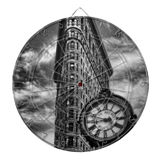 Flatiron建物とClock in Black and White ダーツボード