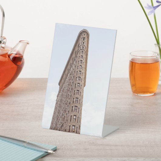 Flatiron building postcard 台座サイン (インサイチュ)