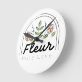 Fleur - 純粋な愛の花のロゴ ラウンド壁時計 (傾斜)