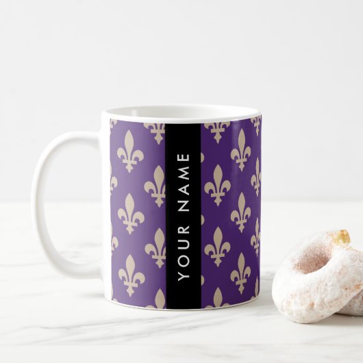 Fleur de Lis, Beige on Purple, Royal, Your Name コーヒーマグカップ (ドーナツ)
