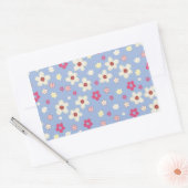fleurs printanières sur fond bleu 長方形シール (封筒)