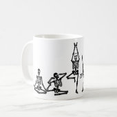 Flexible Yoga Posing Skeletons Funny Graphic Print コーヒーマグカップ (正面左)