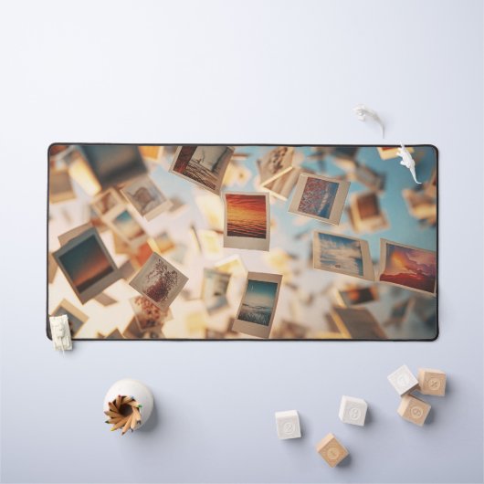 Floating Polaroid Memories デスクマット (キッズテーブル)