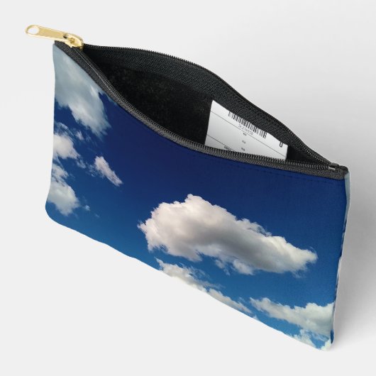 Floating soft clouds アクセサリーポーチ (見開き)
